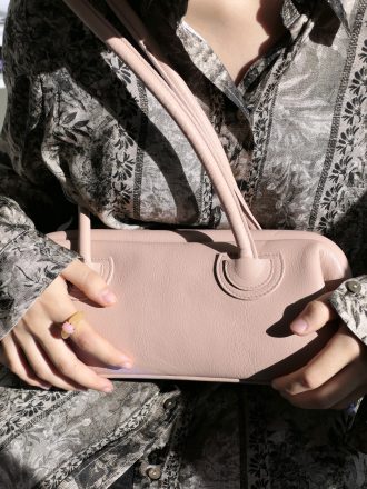 Bolso Pestaña Baguette Nude de Cyedra