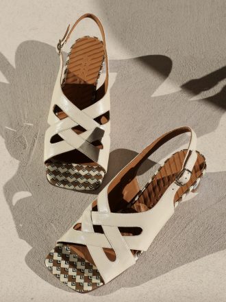 sandalia de piel fabricada en España piel combinada